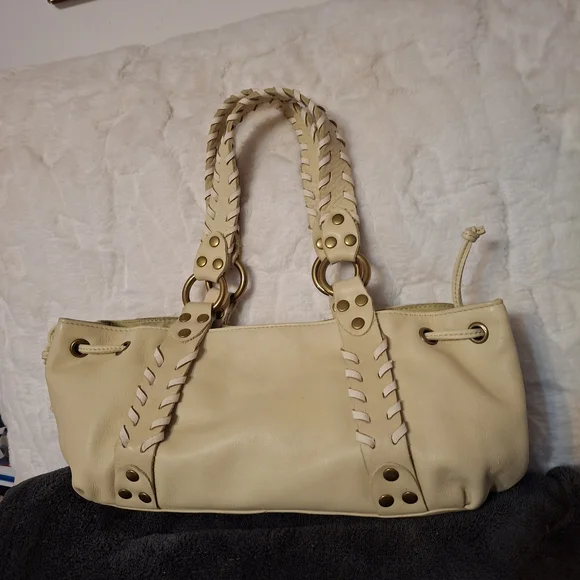 Fossil Cream Shoulder Bag with Whip Stitch And Wide Opening W/ Snap No Callouts